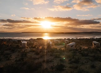 senderismo por las dunas de Bahía Magdalena Glamping